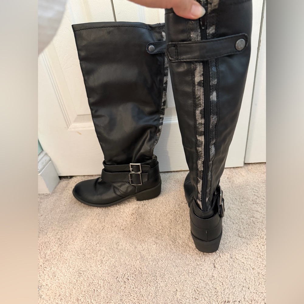 Black Knee-High Boots with Buckle Detail